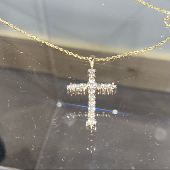 Gold Minimalist Cross Pendant Necklace - Picture 3 of 8